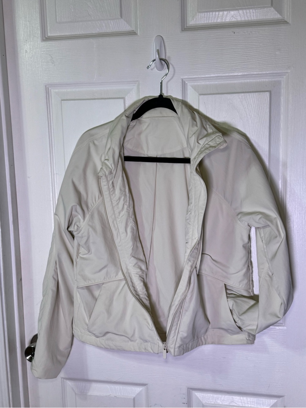 Lululemon Cream Utility Cargo Full Zip Jacket Size 6 - Picture 9 of 9